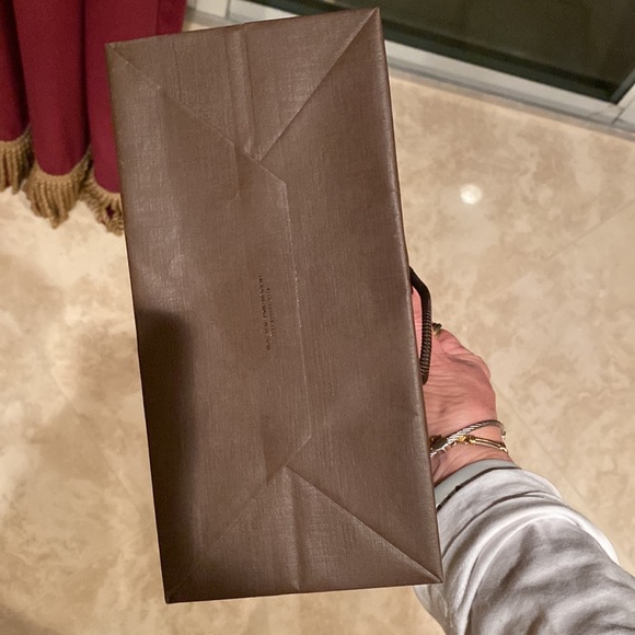 7” x 9” x 4.5” clean. Excellent condition. Smoke and pet free home - Picture 3 of 6